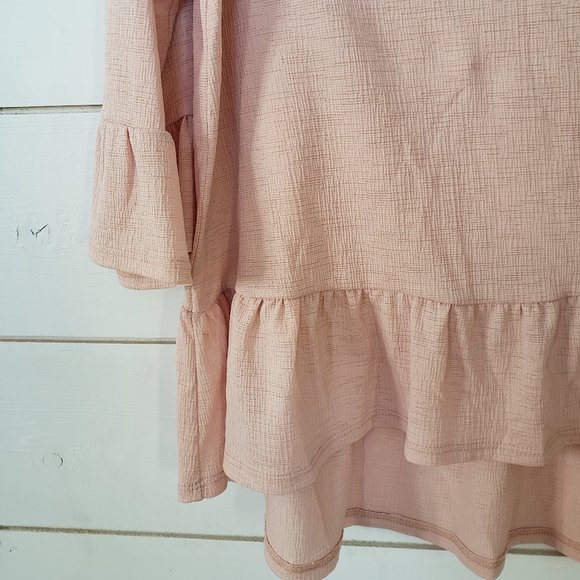 Lightweight pink peach 3/4 sleeve women's flowy ruffle top, size L, m & e brand - Picture 3 of 10